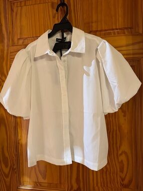 Women’s White Puff-Sleeve Button Front Jacket